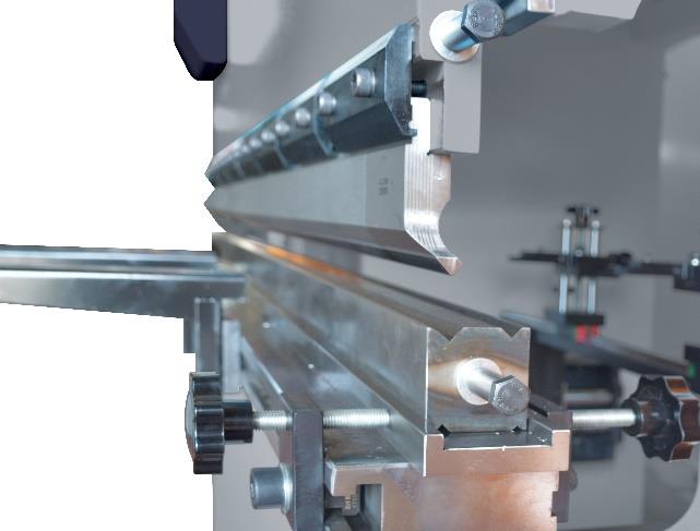Presse plieuse hydraulique UZMA HAP portes outils standard pour HAP 830 et 1230