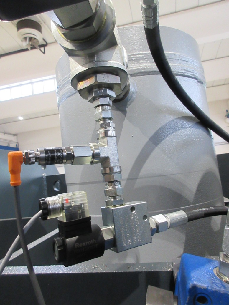 Soupape de decompression Presse datelier hydraulique a arcade XLenz